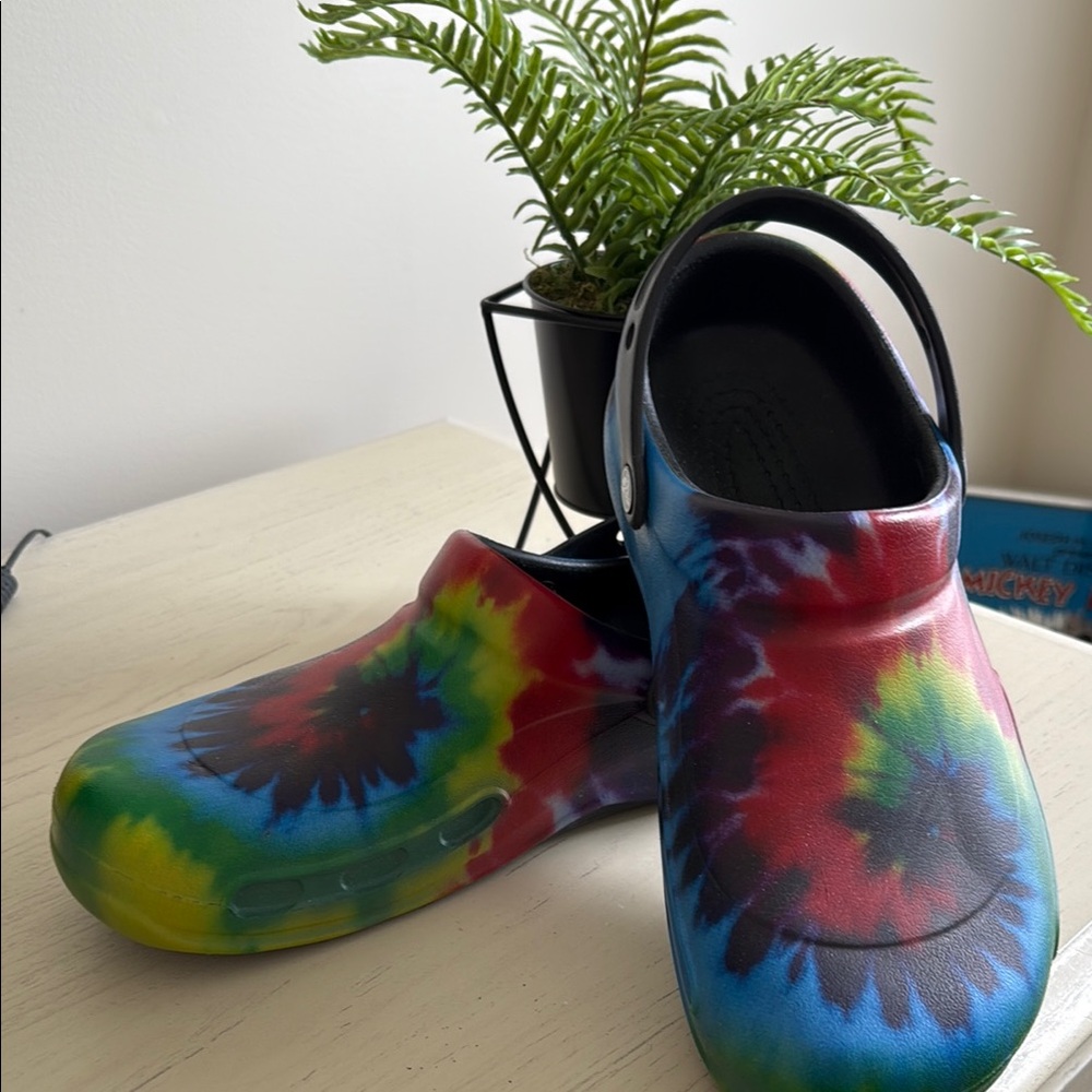 CROCS tie dyed classics unisex